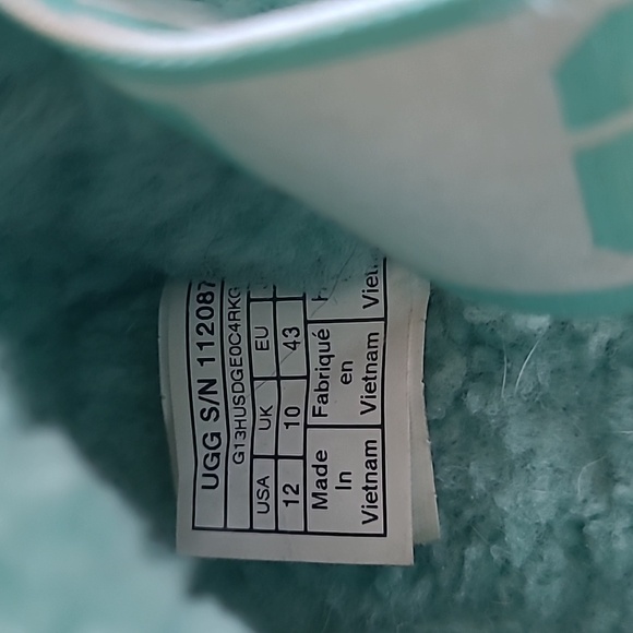 EUC Ugg Fluffita platform slippers - Picture 6 of 7